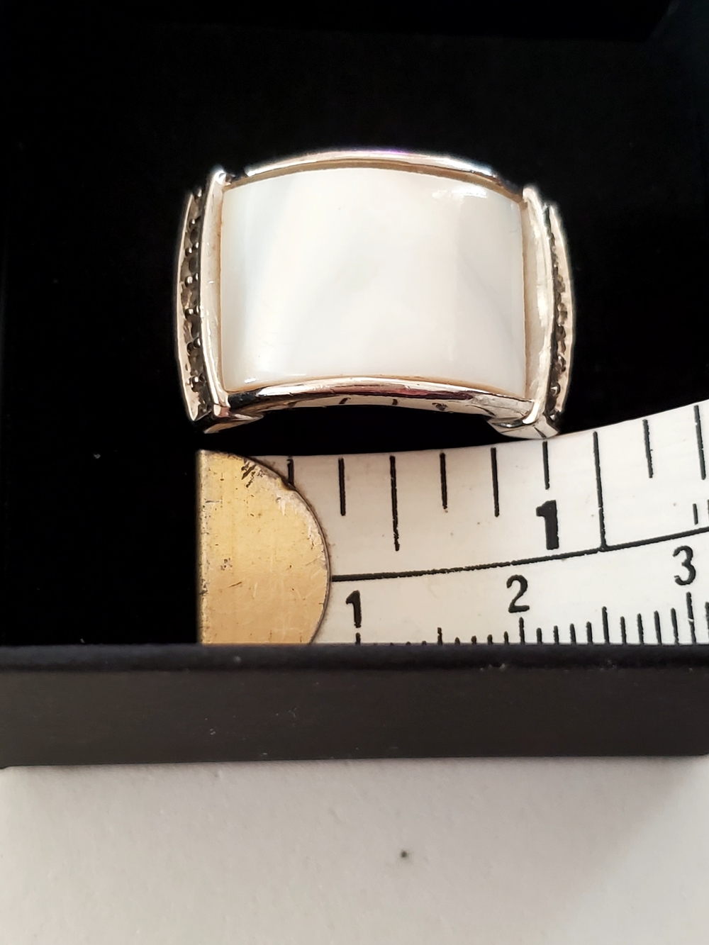 Lia Sophia Harbor Cocktail Mother of Pearl & Crystal Ring SZ 10 Retired 2014 New - Picture 6 of 9